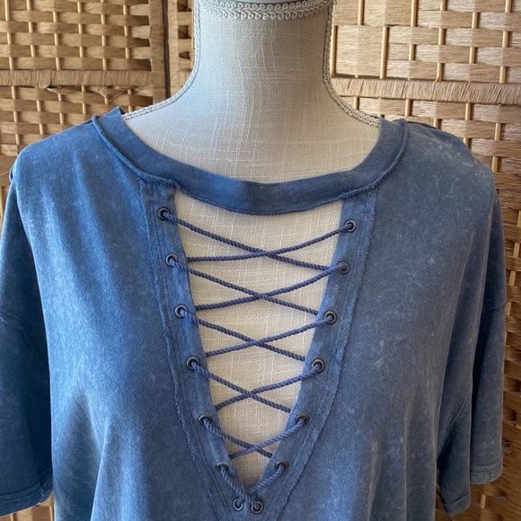 ✌️ NEW‼️ WE THE FREE ✌️FOR FREE PEOPLE ALL TIED UP TEE‼️ - Picture 2 of 9